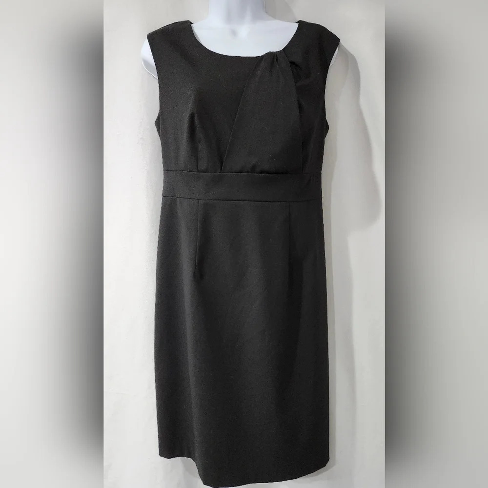 Sleeveless Lined Little Black Dress Size 8 Classic LBD Career Special Occasion - Picture 4 of 8